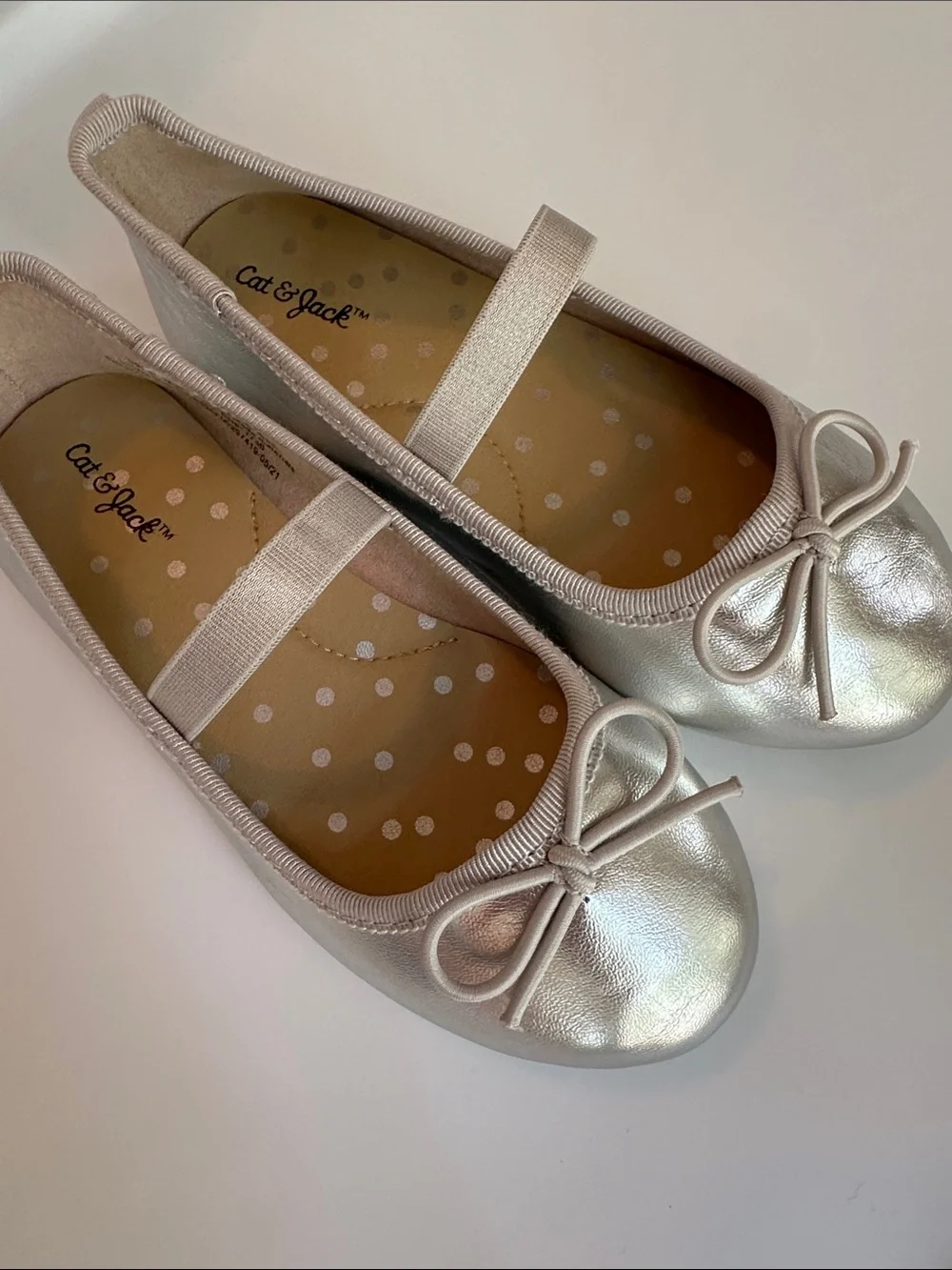 Cat & Jack Girls' Metallic Silver Ballet Flats with Bow - Size 9